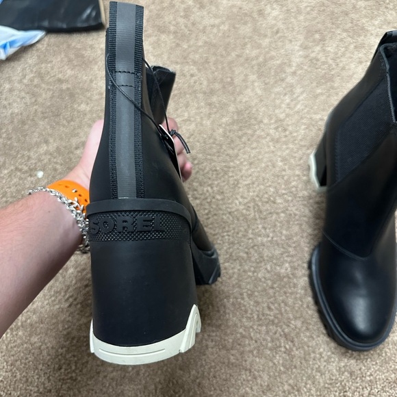 Sorel Black Ankle Booties - Picture 3 of 7